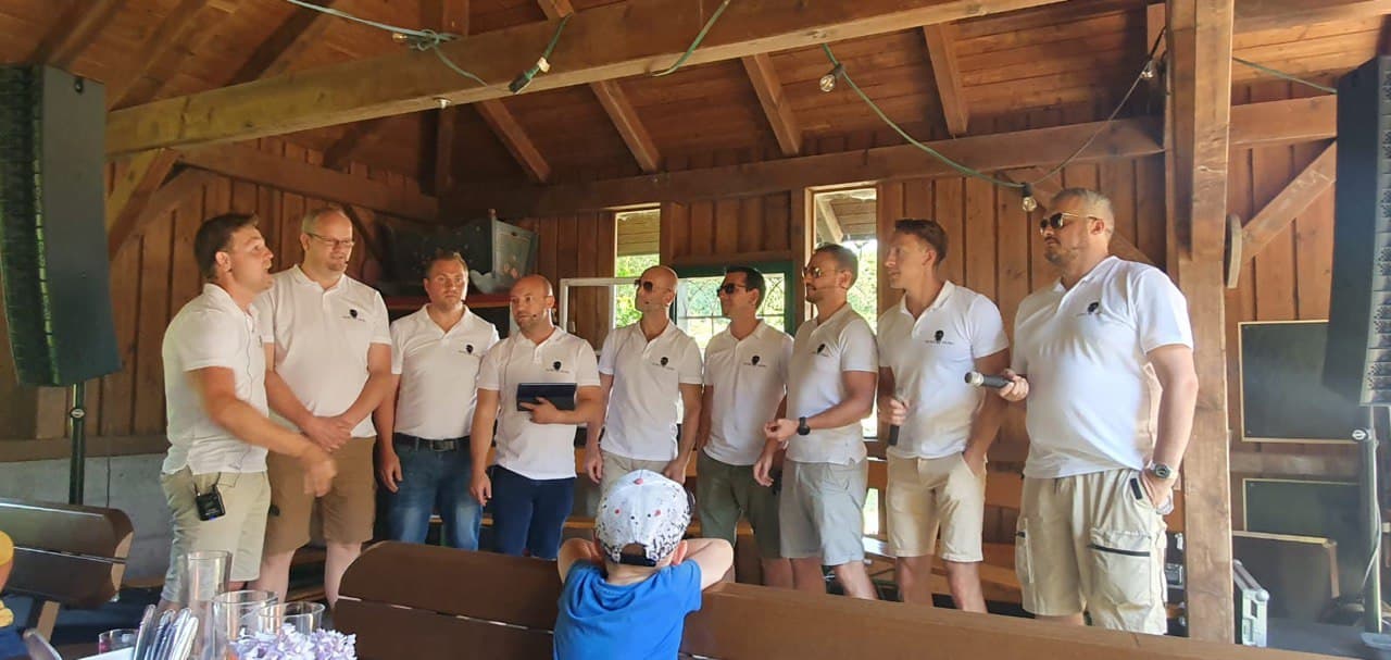 Bf5a8845 e564 4b33 a737 0be93ae2b28c